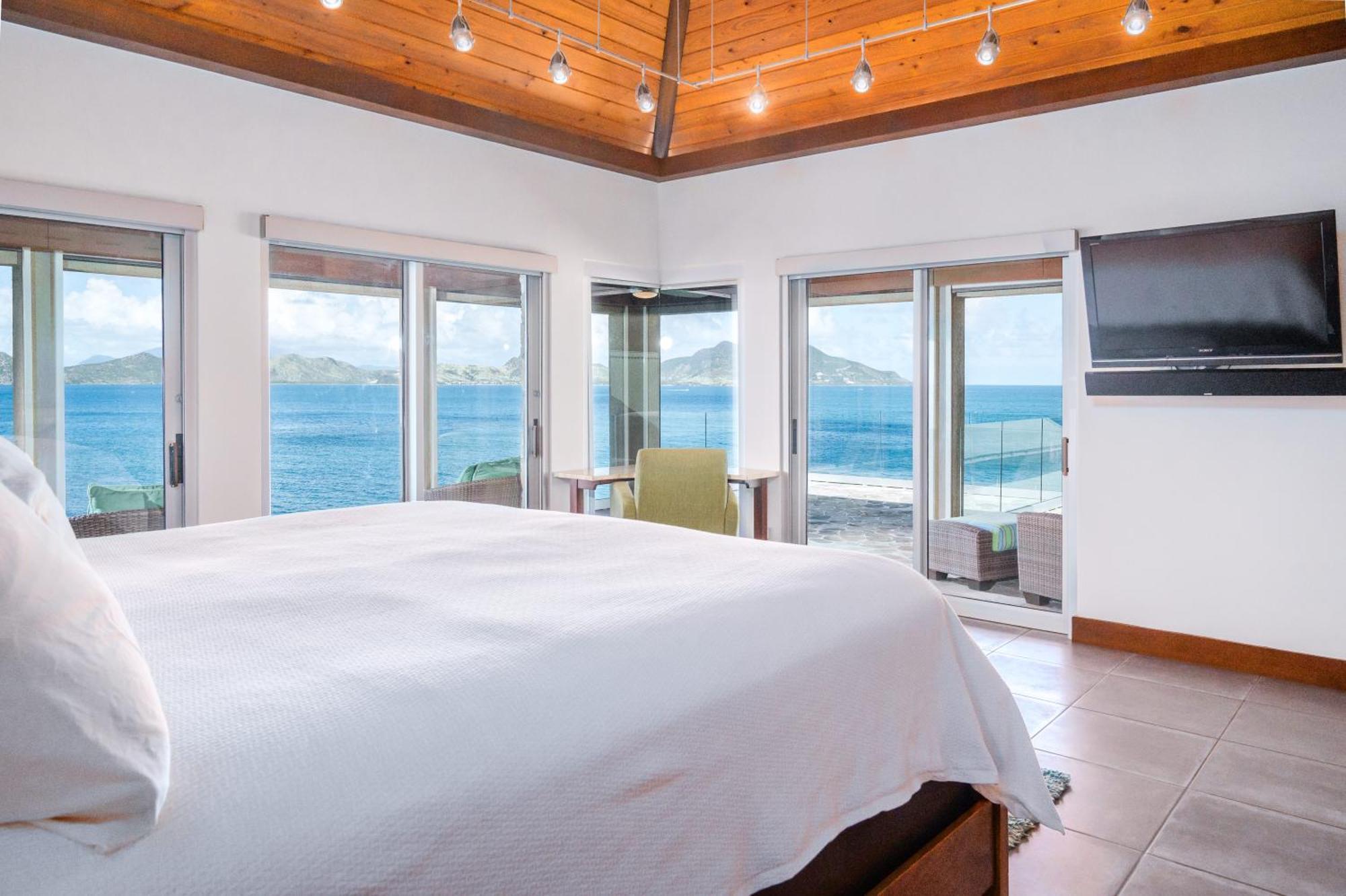 Beautiful 3 Story 8,000 Sq Ft Oceanside Mansion Villa Nevis Exterior photo