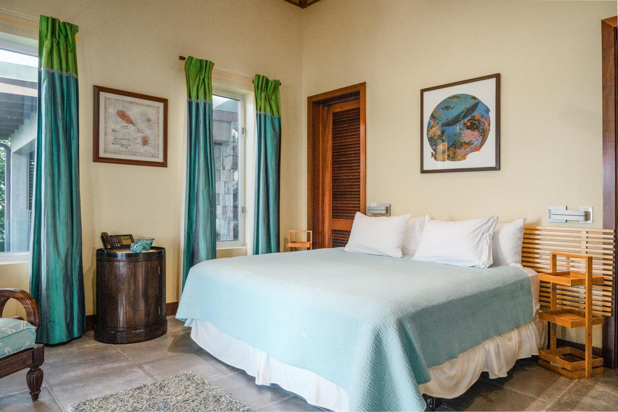 Beautiful 3 Story 8,000 Sq Ft Oceanside Mansion Villa Nevis Exterior photo