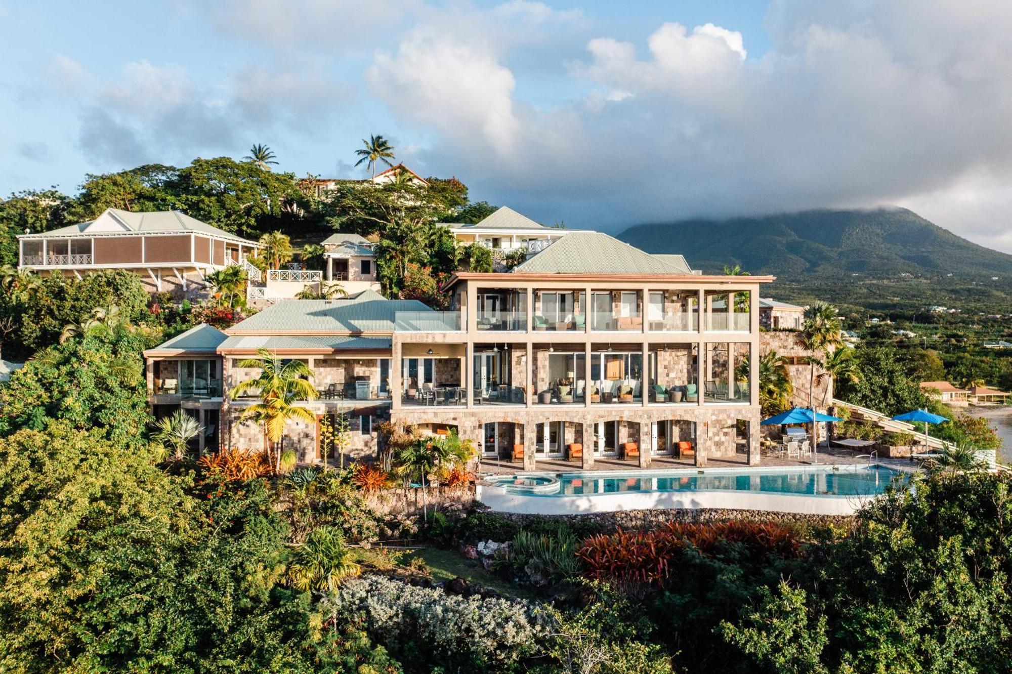 Beautiful 3 Story 8,000 Sq Ft Oceanside Mansion Villa Nevis Exterior photo