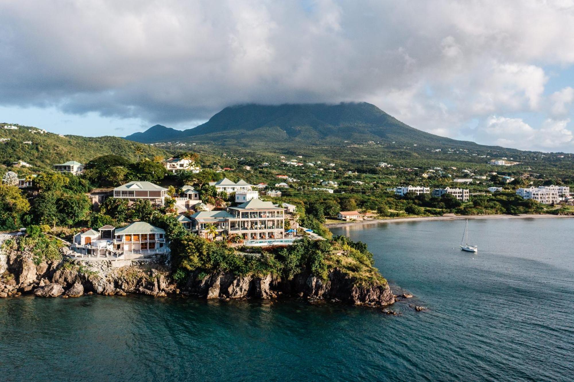 Beautiful 3 Story 8,000 Sq Ft Oceanside Mansion Villa Nevis Exterior photo